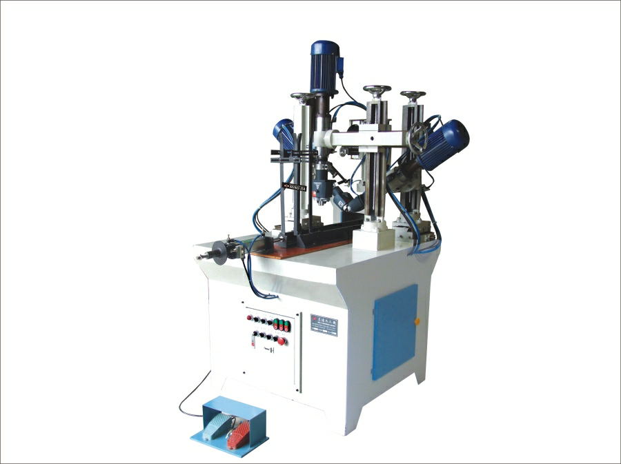 Automatic triangular boring machine